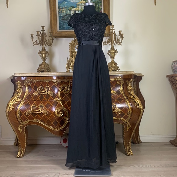 Meier Collection Dresses & Skirts - NWT black Meier Collection formal embroidered evening dress. Beautiful dress